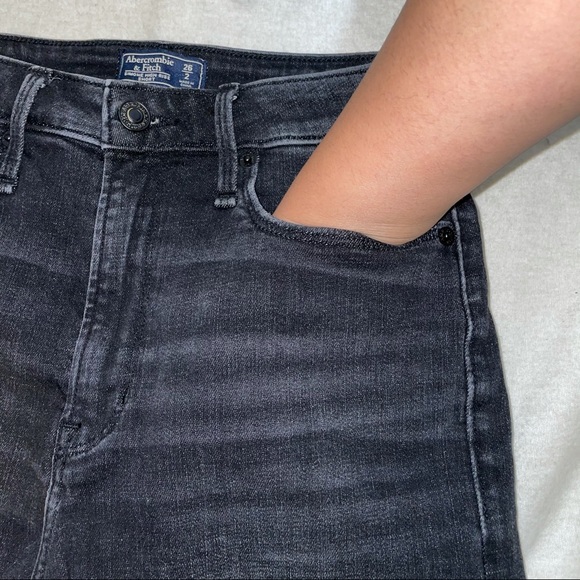 2/$20 Abercrombie and Fitch High Waisted Shorts 2 / 26 - Picture 3 of 9